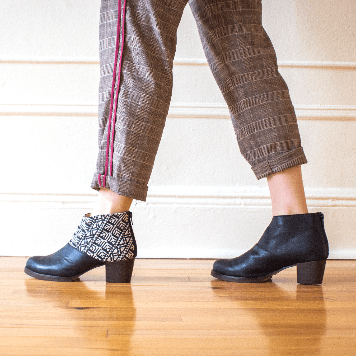 Salma Ankle Boot - Black and Ecru - Be YOUnique
